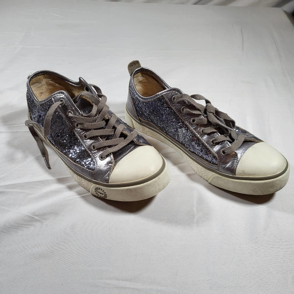 Ugg Evera Chunky Blue Silver Glitter Low Sneaker Size 7 Lace Up Casual Comfort